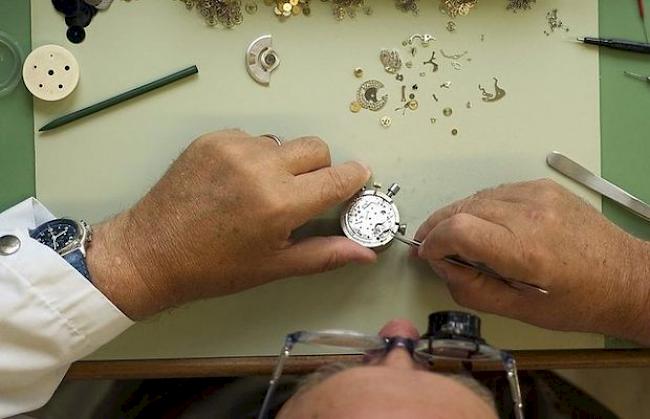 Die Uhrenindustrie floriert die Arbeitnehmenden merken lohntechnisch wenig davon (Symbolbild)