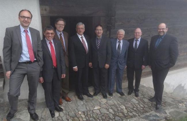 Verwaltungsrat, Betriebs- und Geschäftsführer der Aletsch AG, von links: Diego Pfammatter (Betriebsführer), Paul Fux (Verwaltungsrat), Dr. Reinhard Oertli (Verwaltungsrat), René Dirren (Präsident), Beat Karrer (Verwaltungsrat), Dr. Armin Fust (Vizepräsident), Beat Abgottspon (Verwaltungsrat und Geschäftsführer) und Michel Schwery (Verwaltungsrat).