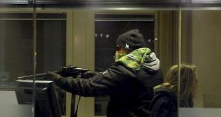 Einer der beiden T&auml;ter bedrohte die Rezeptionistin. (Archiv, gestelltes Bild)