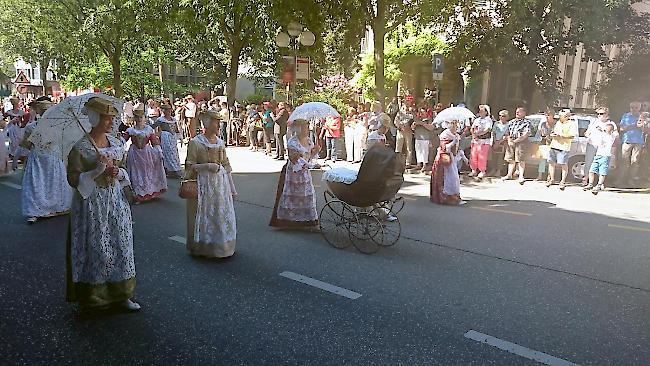 Impressionen vom Festumzug in Sitten anlässlich des Beitritt des Kantons Wallis zur Eidgenossenschaft vor 200 Jahren.