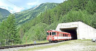 Erste Sanierungsarbeiten seit 33 Jahren. Obwohl: Geologische Untersuchungen haben im Tunnel keine grossen Verformungen gezeigt.