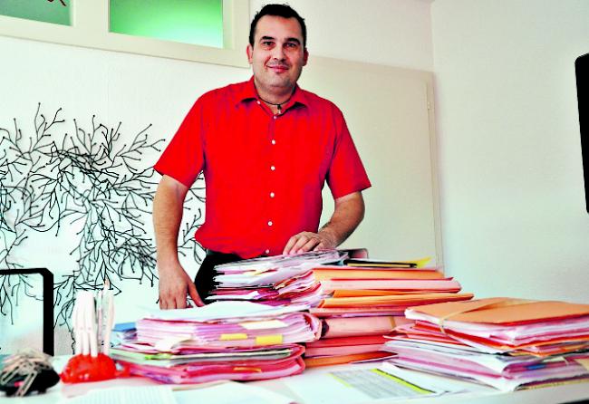 Datenschützer Sébastien Fanti hat dem Kanton Wallis empfohlen, die Einführung des elektronischen Patientendossiers auszusetzen.