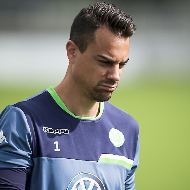 Wolfsburgs Captain Diego Benaglio leidet nach wie vor an Rückenproblemen.
