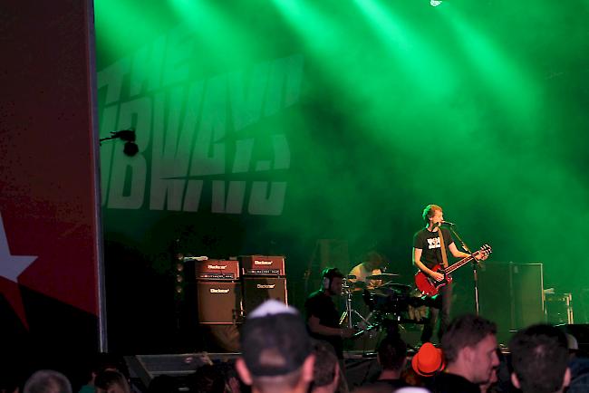 «The Subways» bei ihrem Auftritt am Open Air Gampel vom Donnerstag: Eine Wucht, dank einer äusserst sympathischen Truppe.