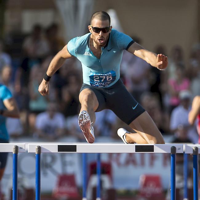 Kariem Hussein während dem 400m-Hürden-Final bei den Schweizer Leichtathletik Meisterschaften 2015 in Zug