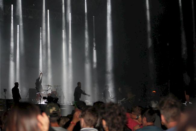 Die «Ersatzband» namens «Kraftklub» trat am Donnerstagabend anstelle der «Toten Hosen» auf.