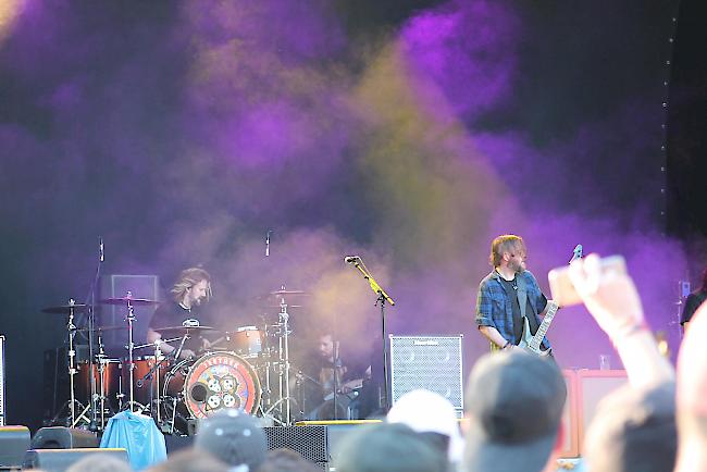 Fans am Konzert von Seether am Freitagabend am Open Air Gampel.