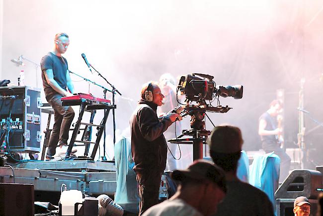 Der Auftritt von «Awolnation» mit dem Sänger mit den stahlblauen Augen, Aaron Bruno: Am Freitagabend legten sie am Open Air Gampel einen genialen Auftritt hin.