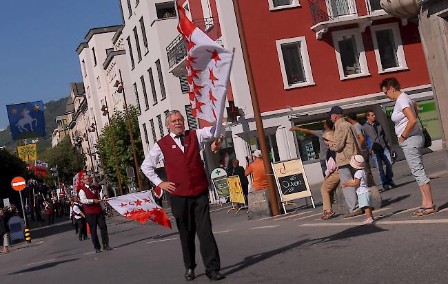 Schnappschüsse aus Siders, wo heute Samstag das 56. Walliser Joldertreffen über die Bühne geht.