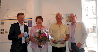 Von links: Richard Hug (Direktor Leukerbad Tourismus), Agnes Tschopp (Ehefrau von Werner Tschopp), Werner Tschopp (Autor) und Rico Erpen (Verlagsleiter Rotten Verlag).