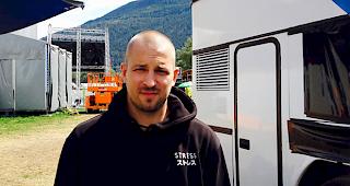 Stress nach seinem Auftritt im Backstage-Bereich des Open Air Gampel