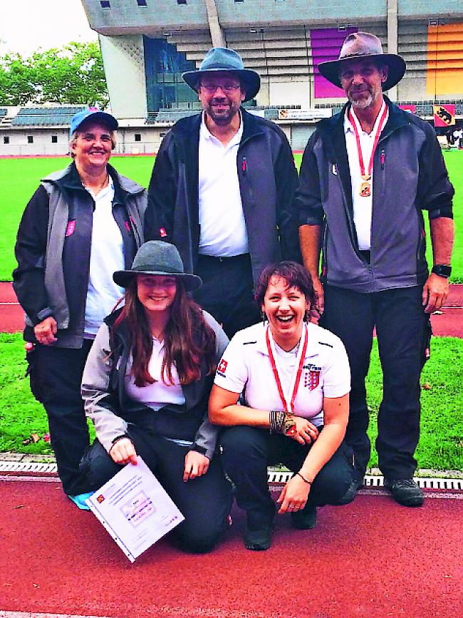 Spitzenplätze. Die Bogenschützen Nathalie Eyer, Samantha Schmidt, Markus Schmidt, Michelle Ebener und John Kummer (von links).