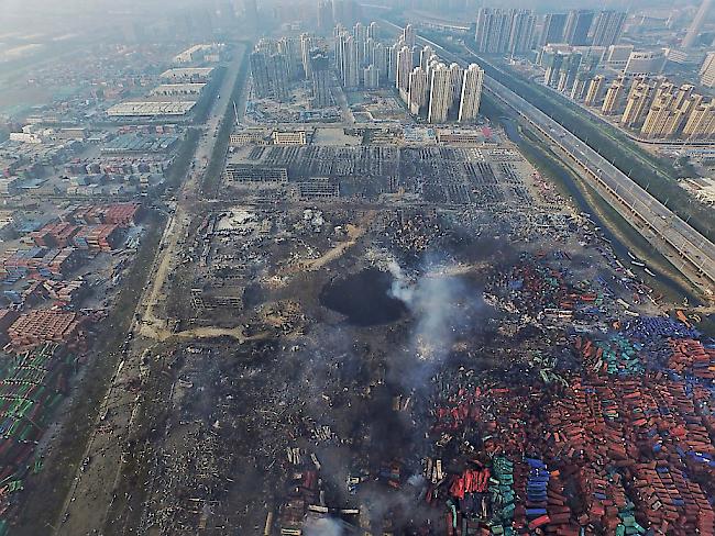Die Explosionen im Hafen von Tianjin haben immense Zerstörungen angerichtet und mindestens 158 Menschen das Leben gekostet. (Archiv)