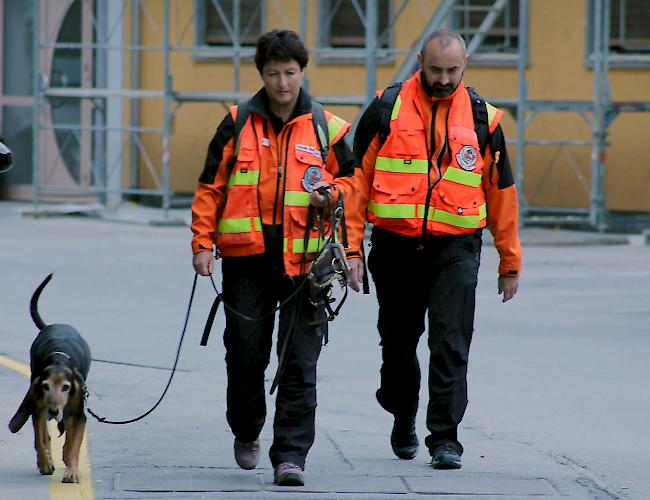 Bevor die Arbeit ruft, wird erst die nähere Umgebung des Ausgangsorts inspiziert.
