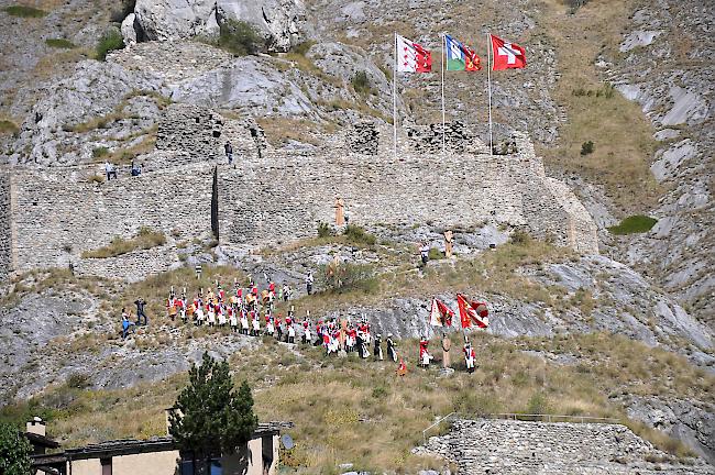 Die Bürchner beim Abstieg ins Dorf – Konzentration war gefragt.