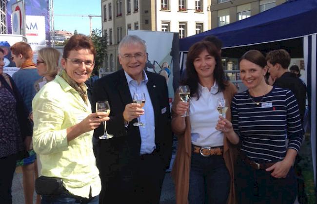 Andrea Jordan, Co-Präsidentin Autismus-Wallis, Claude Hêche, Ständeratspräsident (SP/JU), Margrith Durussel, Vorstand Autismus Schweiz und Cécile Bachmann, Präsidentin Autismus Schweiz.