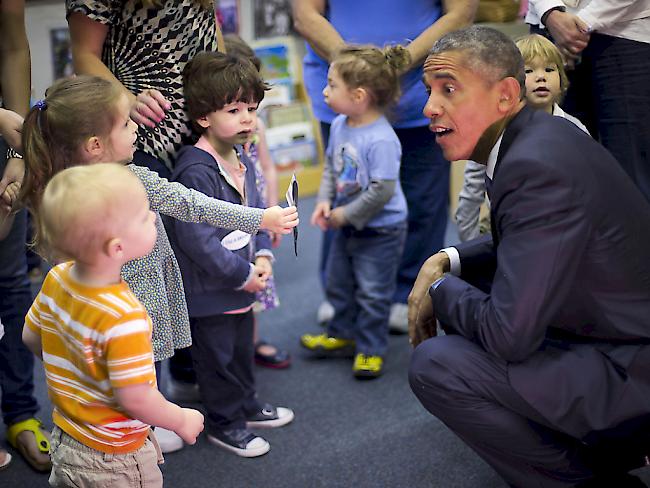 US-Präsident Barack Obama hat schon bei vielen Gelegenheiten gezeigt, dass er ein Herz für Kinder hat (Archiv)