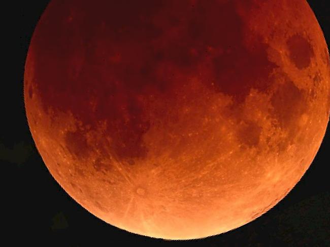 So oder ähnlich dürfte der Blutmond bei gutem Wetter am 28. September am Himmel leuchten. (Archiv)
