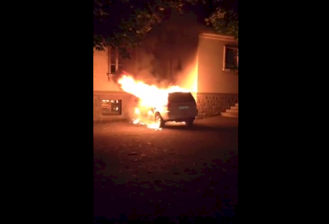 Brand eines Polizeifahrzeugs in Visp