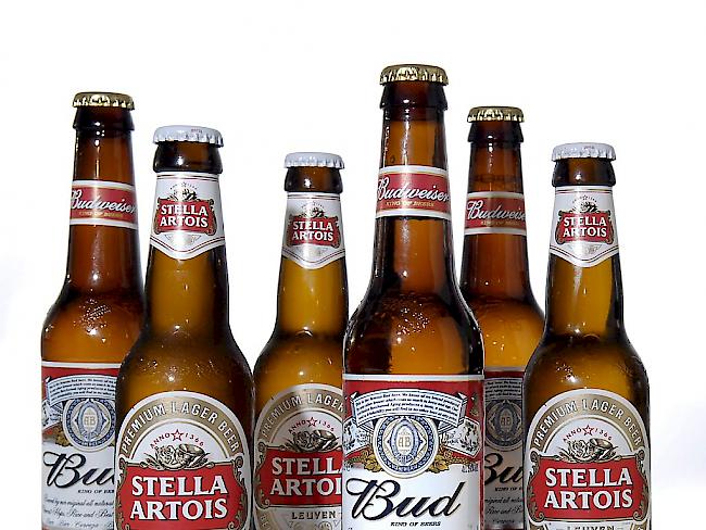 Anheuser-Busch, der grösste Brauereikonzern der Welt, übernimmt das britische Schwergewicht SABMiller. Jedes dritte Bier stammt damit künftig vom neuen Brauerei-Giganten. Ein Schweizer ist grösster Einzelaktionär von AB Inbev.