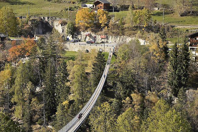 Juni 2015: Die Hängebrücke im Goms wird offiziell eingeweiht. 