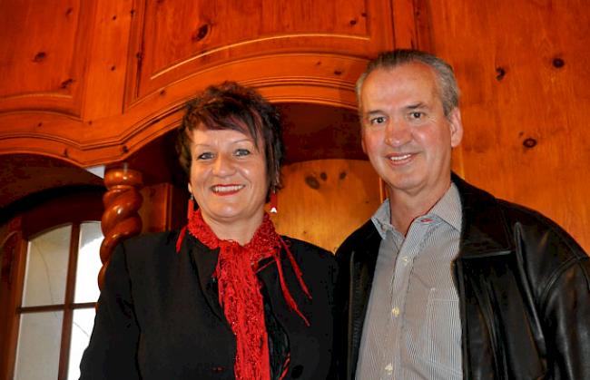 Das neue Wirtepaar in der Visper Traditionsbeiz «Traube»: Marietta Schnydrig und Wolfgang Locher.