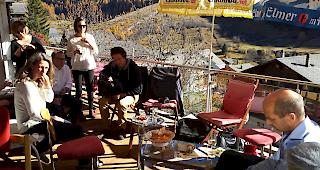 Beat Rieder auf seiner Terrasse in Wiler