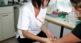 Immer mehr MPA wechseln nach der Lehre in ein anderes Berufsfeld.