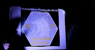 Impressionen von der Plakettentaufe, welche die Drachent&ouml;ter in Anwesenheit der anderen beiden Z&uuml;nfte auf dem Natischer M&auml;rtplatz durchf&uuml;hrten.