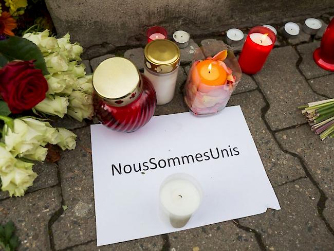 Nach dem verheerenden Terroranschlag in Paris mit fast 130 Toten und rund 250 Verletzten ist die Betroffenheit weltweit sehr gross.