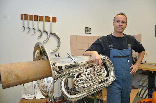 Betroffen. Damian Eyer in seiner Werkstatt.