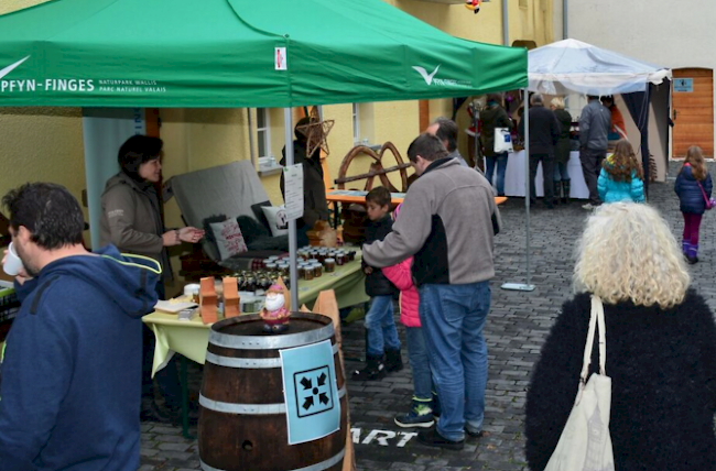 Das Weindorf Salgesch lädt am Wochenende zu einem Weihnachtsmarkt und zu einem Besuch von Kellereien ein.