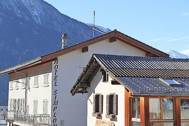 Noch steht erst das Bauprofil. Später wird hier auf dem Dach des «Simplon» die Antenne zu stehen kommen.