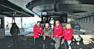 Hoch konzentriert. Von links: Renato Kronig, VR-Pr&auml;sident, Albert Bass, ehemaliger VR-Pr&auml;sident, und Valentin K&ouml;nig, Direktor der Riederalp und Bettmeralp Bahnen.  