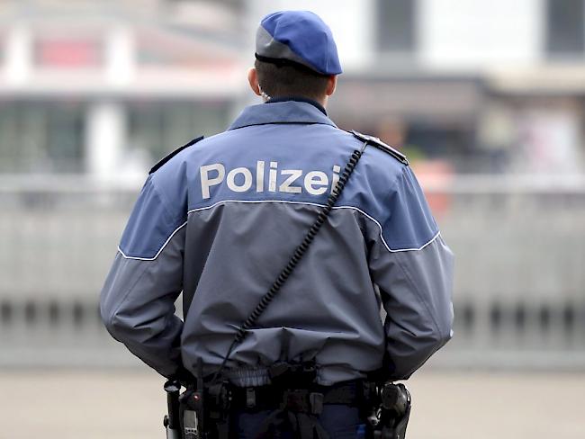 Die Stadtpolizei Zürich wurde am Samstagabend massiv angegriffen. (Symbolbild)