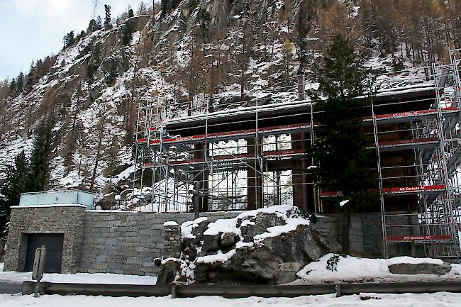 Corpus delicti. Das luxuriöse Wohnhaus der vierköpfigen Familie des Bauunternehmers in Zermatt muss bodeneben abgerissen werden.