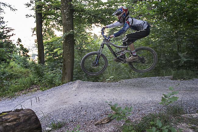 Immer mehr Strecken. Laut der Stiftung Landwirtschaft Schweiz müssen vermehrt Schwerpunktregionen für Biker definiert werden (Symbolbild).
