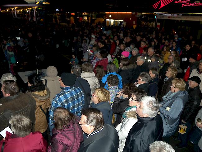 Dem Friedenslicht aus Bethlehem wurde in Visp ein grosser Empfang bereitet.