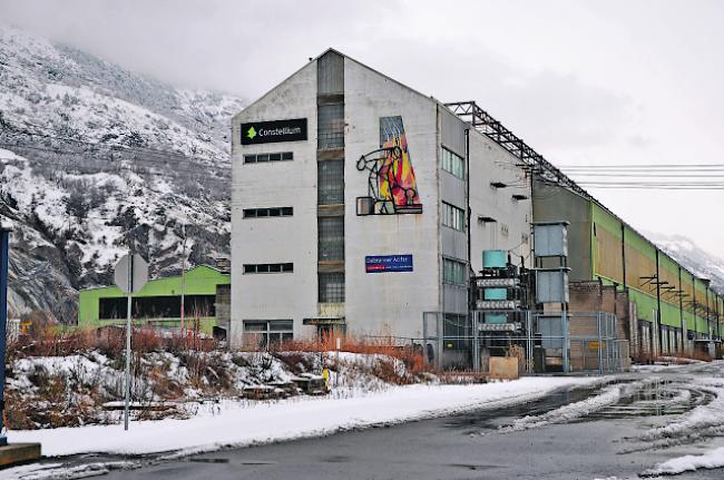 Im Fokus. Constellium betreibt in Steg die Giesserei weiter, die anderen Teile der Anlage in Steg müssen saniert werden.