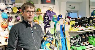 Urs Summermatter ist Gesch&auml;ftsf&uuml;hrer vom Zerzuben Schuh- und Sportgesch&auml;ft in Visp.