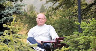 Sein Paradies: Christophe M&uuml;ller in der Ferienresidenz seiner Schwester auf dem Simplon.