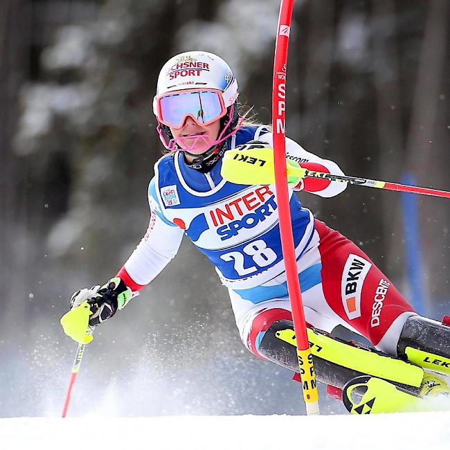 Charlotte Chable stürzt im Slalom von Santa Caterina kurz vor dem Ziel und verpasst eine Top-4-Platzierung