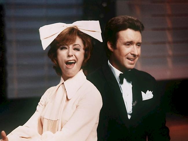 Sie war die Ohrwurm-Lieferantin der Nachkriegs- und Wirtschaftswunder-Zeit: Caterina Valente - hier mit Peter Alexander - wird heute 85 (Archiv).