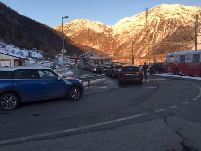 Lange Wartezeiten am Furka-Autoverlad am vergangenen Maria-Himmelfahrts-Tag