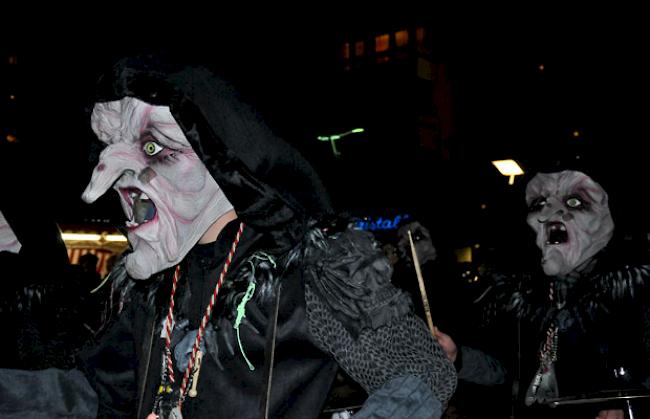 Die Fleigutätscher sind heuer als Hexen unterwegs.