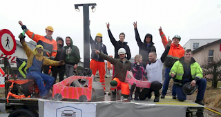 Trotzten dem Regen: Die &laquo;Jungen Sustner Fasnachtsfreunde&raquo;