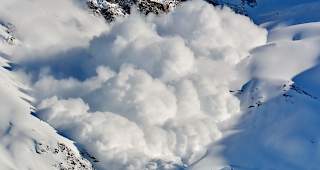 Die Lawine am Bietschhorn zwischen Wiler und Blatten ist am Freitagmorgen k&uuml;nstlich ausgel&ouml;st worden.