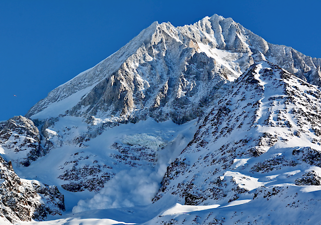 Der Birchgletscher unterhalb des Bieschhorn steht unter Beobachtung.