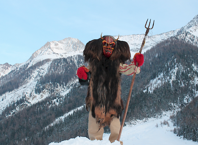 Fasnachtsumzug in Wiler im Lötschental vom Samstag.