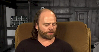 Dani Mangisch liest aus Schnurrgeige vor.